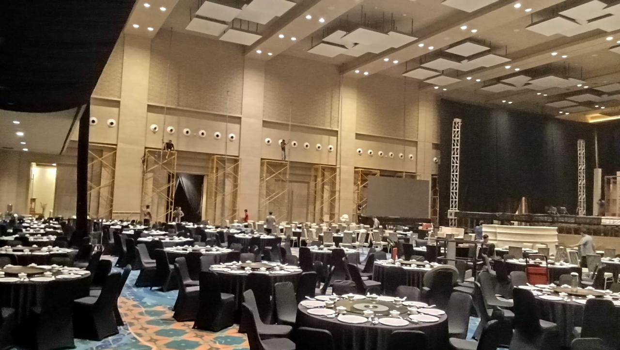 Contoh penataan meja dan kursi untuk acara di Solo